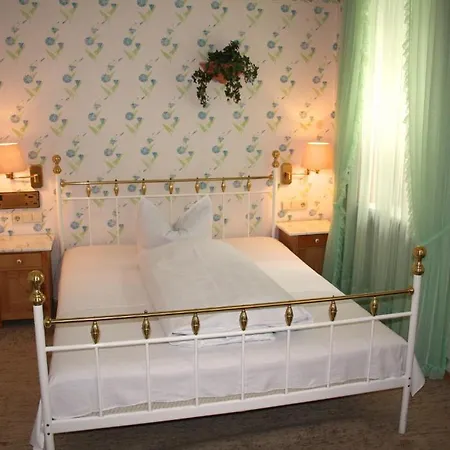 ゲストハウス Privathotel Bruegges Loui 3*