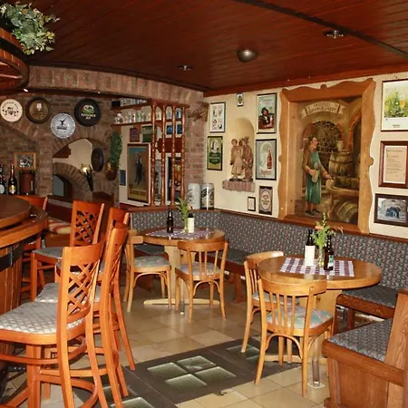 ゲストハウス Privathotel Bruegges Loui 3*